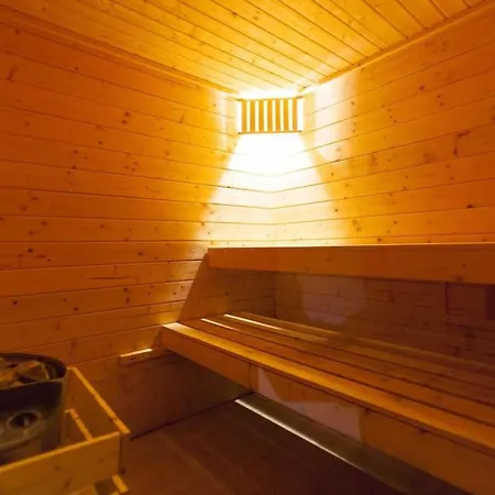 Vedorna Grosses Wellness-haus In Strandnaehe- By Interhome Vakantiehuis Pomer